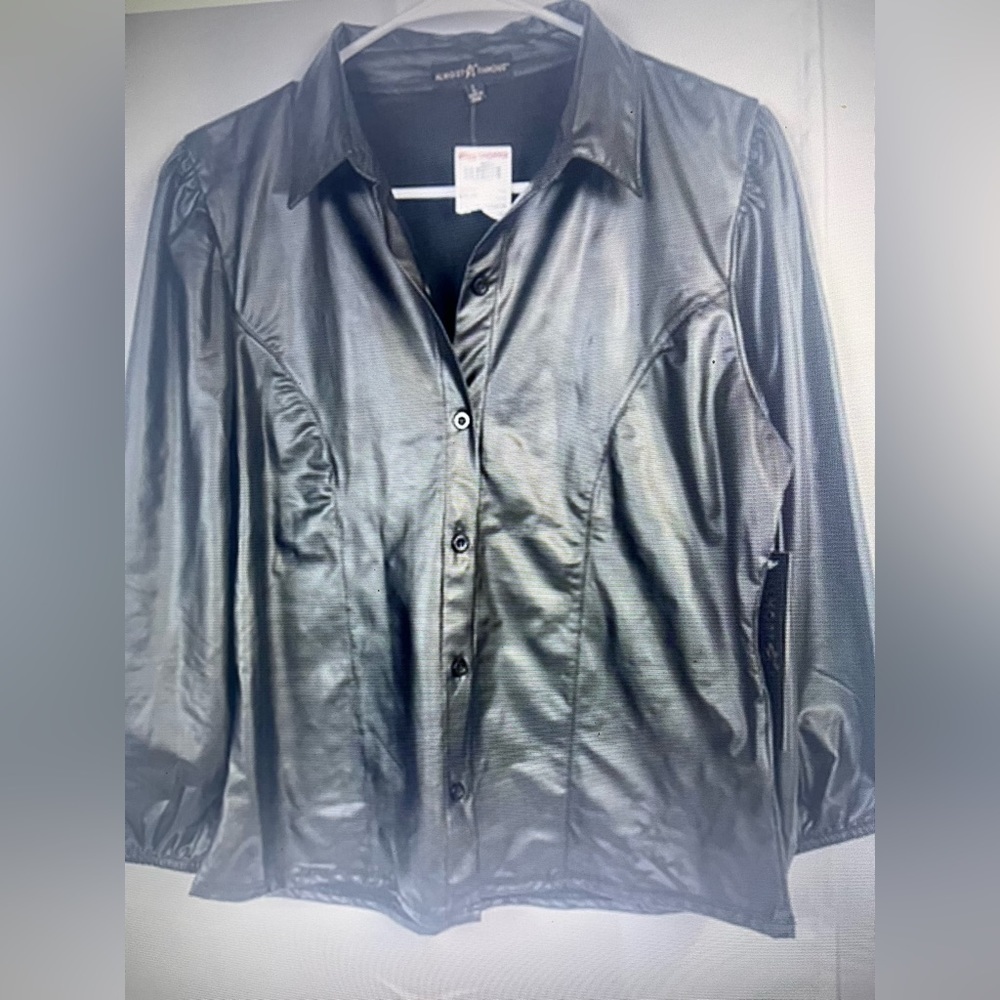 Almost Famous Womens Button Down Black Long Sleeves Shirt Top Blouse Sz L New